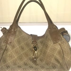 Dooney and bourke purse